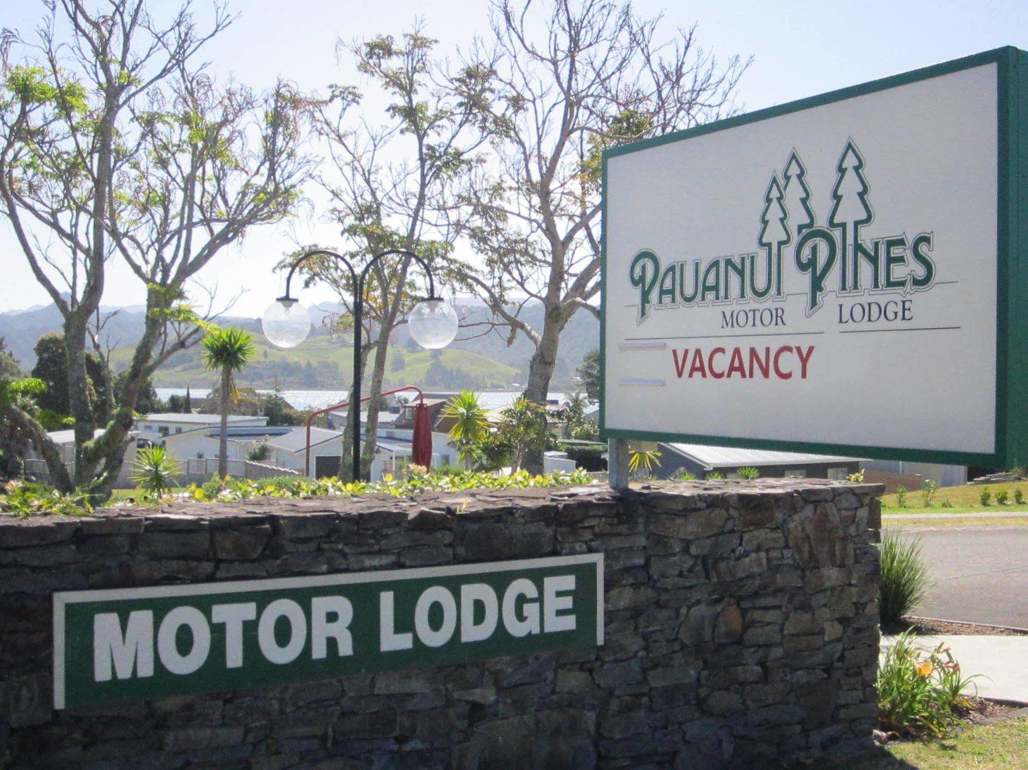 Pines Motor 4*